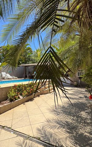 Casa de condomínio à venda com 300m², 4 quartos e 1 vaga Casa de condomínio à venda com 300m², 4 quartos e 1 vagaÁrea externa