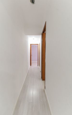 Casa de condomínio à venda com 140m², 3 quartos e 2 vagasCorredor
