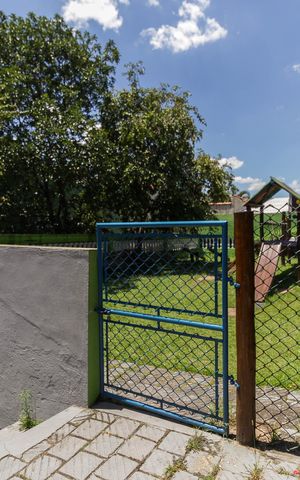 Casa de condomínio à venda com 140m², 3 quartos e 2 vagasPlayground