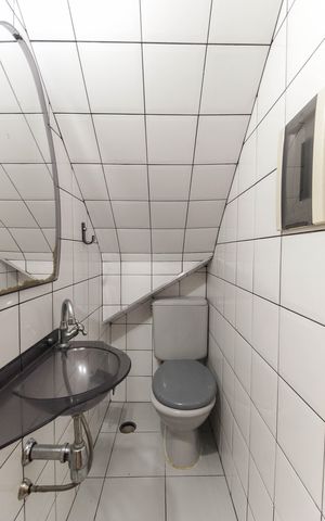 Casa de condomínio à venda com 140m², 3 quartos e 2 vagasLavabo