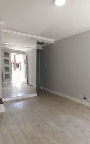 Casa de condomínio à venda com 140m², 3 quartos e 2 vagasSala