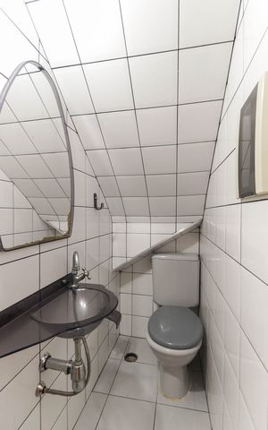 Casa de condomínio à venda com 140m², 3 quartos e 2 vagasLavabo