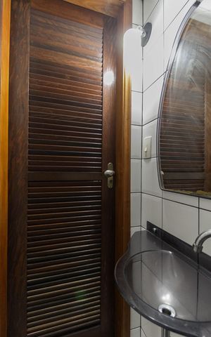 Casa de condomínio à venda com 140m², 3 quartos e 2 vagasLavabo