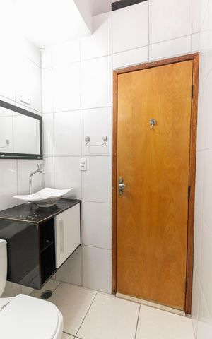 Casa de condomínio à venda com 140m², 3 quartos e 2 vagasBanheiro