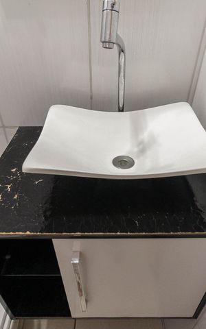 Casa de condomínio à venda com 140m², 3 quartos e 2 vagasBanheiro
