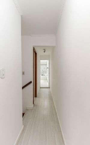 Casa de condomínio à venda com 140m², 3 quartos e 2 vagasCorredor