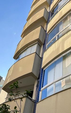 Apartamento à venda com 104m², 3 quartos e 2 vagasFachada + plaquinha