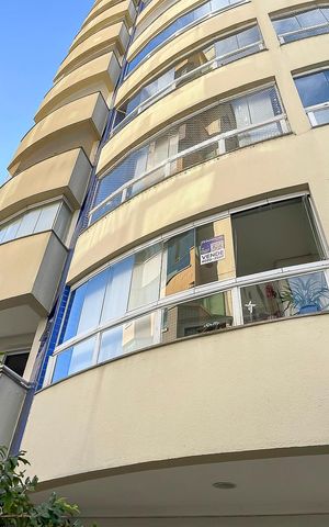 Apartamento à venda com 104m², 3 quartos e 2 vagasFachada + plaquinha