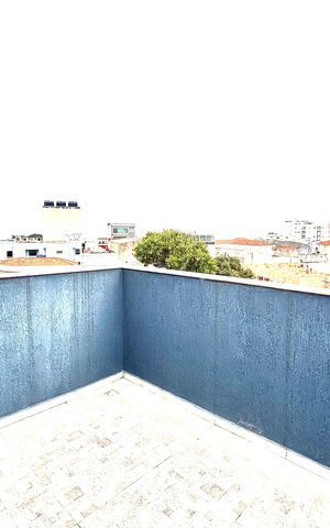 Apartamento à venda com 120m², 2 quartos e sem vaga Apartamento à venda com 120m², 2 quartos e sem vagaVaranda
