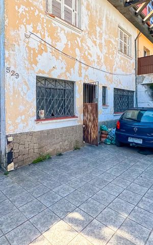 Casa à venda com 100m², 3 quartos e 2 vagas Casa à venda com 100m², 3 quartos e 2 vagasQuintal