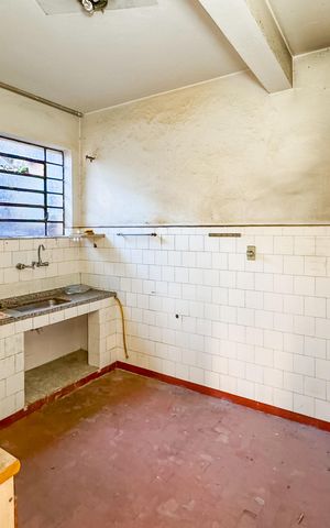 Casa à venda com 100m², 3 quartos e 2 vagas Casa à venda com 100m², 3 quartos e 2 vagasCozinha