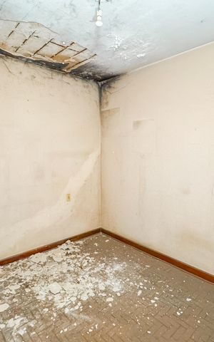 Casa à venda com 100m², 3 quartos e 2 vagas Casa à venda com 100m², 3 quartos e 2 vagasQuarto 3