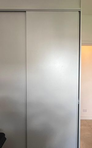 Apartamento à venda com 90m², 3 quartos e 2 vagas Apartamento à venda com 90m², 3 quartos e 2 vagasQuarto 1