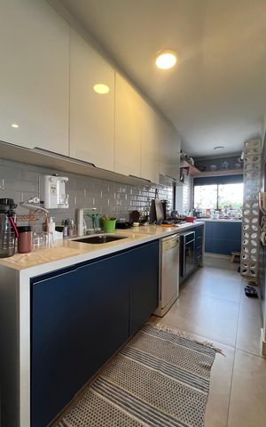 Apartamento à venda com 90m², 3 quartos e 2 vagas Apartamento à venda com 90m², 3 quartos e 2 vagasCozinha