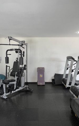 Apartamento à venda com 90m², 3 quartos e 2 vagas Apartamento à venda com 90m², 3 quartos e 2 vagasAcademia
