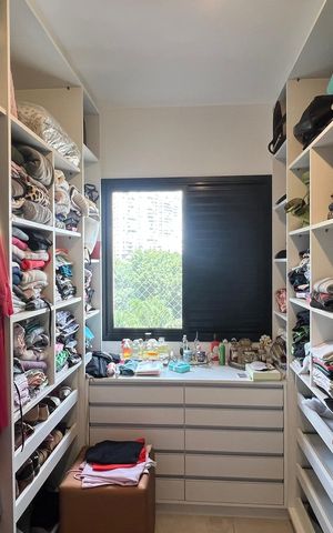 Apartamento à venda com 90m², 3 quartos e 2 vagas Apartamento à venda com 90m², 3 quartos e 2 vagasQuarto / closet