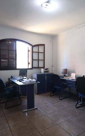 Casa à venda com 301m², 2 quartos e 4 vagasQuarto 1 suíte