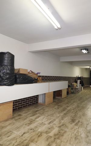 Casa à venda com 301m², 2 quartos e 4 vagasGaragem