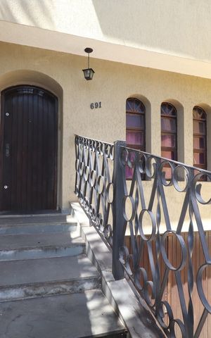 Casa à venda com 301m², 2 quartos e 4 vagasFachada Casa
