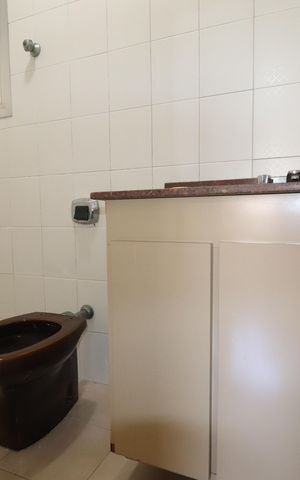 Casa à venda com 301m², 2 quartos e 4 vagasBanheiro Quarto 1 suíte