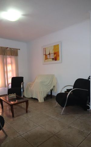 Casa à venda com 301m², 2 quartos e 4 vagasSala