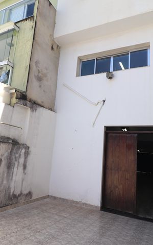 Casa à venda com 301m², 2 quartos e 4 vagasQuintal