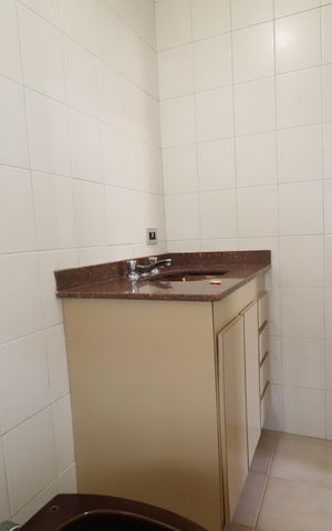 Casa à venda com 301m², 2 quartos e 4 vagasBanheiro Quarto 1 suíte