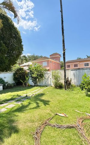 Casa de condomínio à venda com 190m², 3 quartos e 2 vagas Casa de condomínio à venda com 190m², 3 quartos e 2 vagasÁrea externa