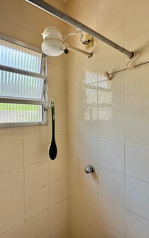 Casa de condomínio à venda com 190m², 3 quartos e 2 vagas Casa de condomínio à venda com 190m², 3 quartos e 2 vagasÁrea de Serviço - Banheiro