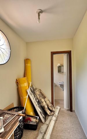 Casa de condomínio à venda com 190m², 3 quartos e 2 vagas Casa de condomínio à venda com 190m², 3 quartos e 2 vagasÁrea de Serviço - Quarto