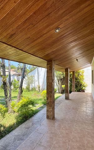 Casa de condomínio à venda com 190m², 3 quartos e 2 vagas Casa de condomínio à venda com 190m², 3 quartos e 2 vagasÁrea externa