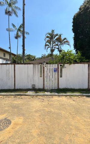 Casa de condomínio à venda com 190m², 3 quartos e 2 vagas Casa de condomínio à venda com 190m², 3 quartos e 2 vagasFachada