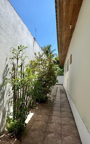 Casa de condomínio à venda com 190m², 3 quartos e 2 vagas Casa de condomínio à venda com 190m², 3 quartos e 2 vagasÁrea externa
