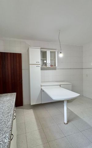 Casa de condomínio à venda com 190m², 3 quartos e 2 vagas Casa de condomínio à venda com 190m², 3 quartos e 2 vagasCozinha