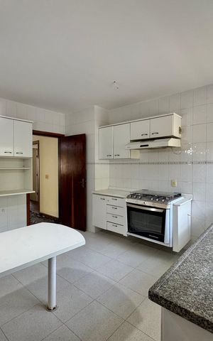 Casa de condomínio à venda com 190m², 3 quartos e 2 vagas Casa de condomínio à venda com 190m², 3 quartos e 2 vagasCozinha