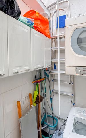 Casa à venda com 100m², 3 quartos e 2 vagas Casa à venda com 100m², 3 quartos e 2 vagasÁrea de Serviço