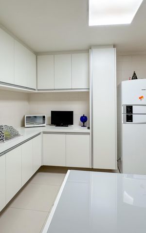 Casa à venda com 100m², 3 quartos e 2 vagas Casa à venda com 100m², 3 quartos e 2 vagasCozinha