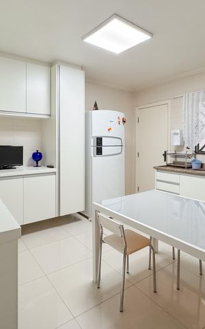 Casa à venda com 100m², 3 quartos e 2 vagas Casa à venda com 100m², 3 quartos e 2 vagasCozinha