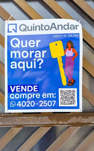 Casa à venda com 100m², 3 quartos e 2 vagas Casa à venda com 100m², 3 quartos e 2 vagasPlaquinha