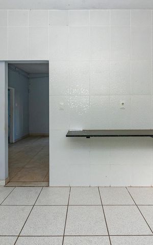 Casa para alugar com 341m², 4 quartos e 2 vagas Casa para alugar com 341m², 4 quartos e 2 vagasCozinha