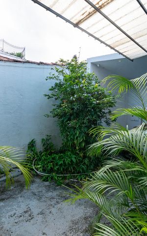 Casa para alugar com 341m², 4 quartos e 2 vagas Casa para alugar com 341m², 4 quartos e 2 vagasEntrada