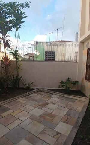 Casa para alugar com 180m², 3 quartos e 2 vagas Casa para alugar com 180m², 3 quartos e 2 vagasÁrea Externa