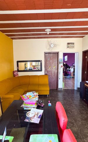 Casa à venda com 326m², 5 quartos e 4 vagas Casa à venda com 326m², 5 quartos e 4 vagasEdícula