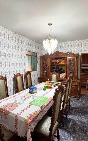 Casa à venda com 326m², 5 quartos e 4 vagas Casa à venda com 326m², 5 quartos e 4 vagasSala de Jantar