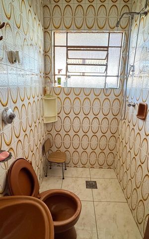 Casa à venda com 326m², 5 quartos e 4 vagas Casa à venda com 326m², 5 quartos e 4 vagasBanheiro do Quarto 2