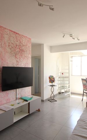 Apartamento à venda com 100m², 2 quartos e 2 vagasSala