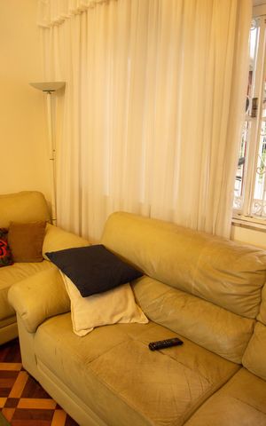Casa à venda com 200m², 3 quartos e 3 vagas Casa à venda com 200m², 3 quartos e 3 vagasSala