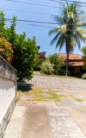 Casa de condomínio à venda com 368m², 3 quartos e 6 vagasPlaquinha