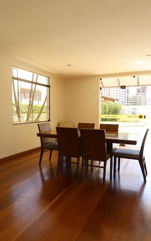 Apartamento à venda com 213m², 4 quartos e 2 vagasÁrea comum - Salão de festas