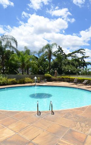 Apartamento à venda com 130m², 4 quartos e 2 vagas Apartamento à venda com 130m², 4 quartos e 2 vagasPiscina